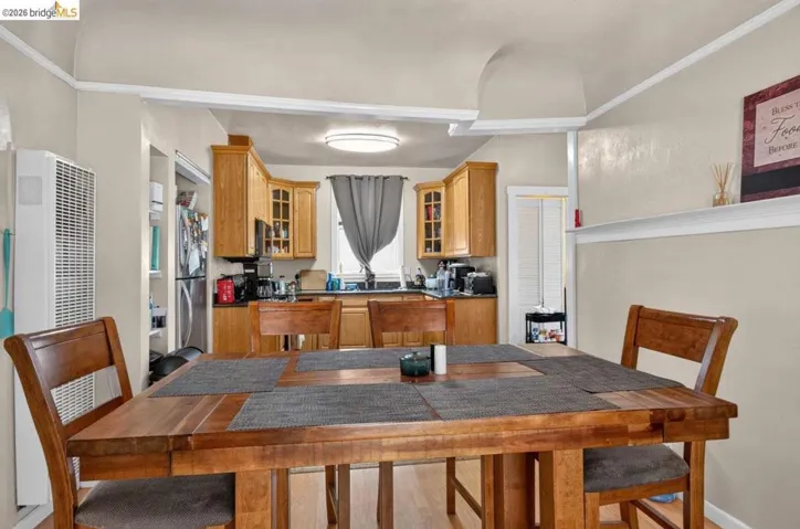 859 52nd Street, Oakland, California 94608