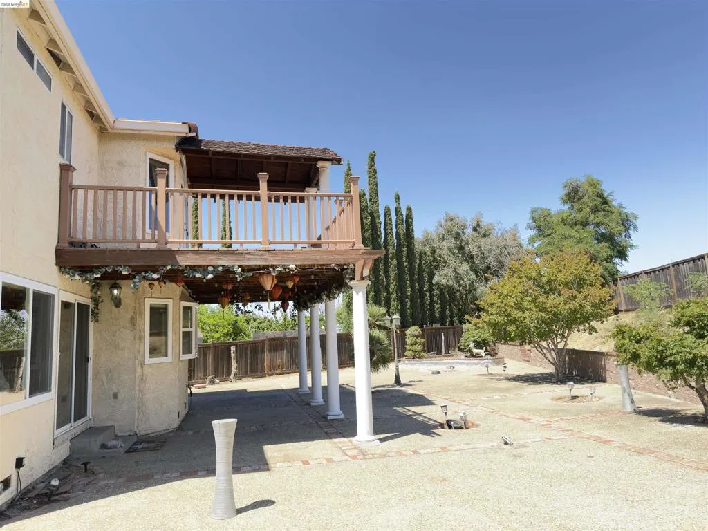 10 Live Oak, Pittsburg, California 94565 — photo 4