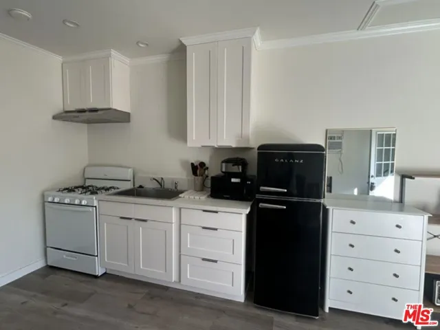 4826 Coolidge Avenue B, Culver City, California 90230