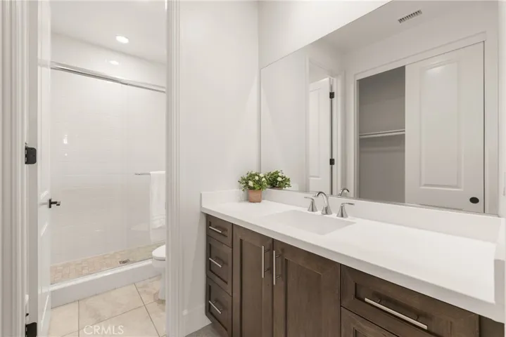 65 Glacier Valley, Irvine, California 92602