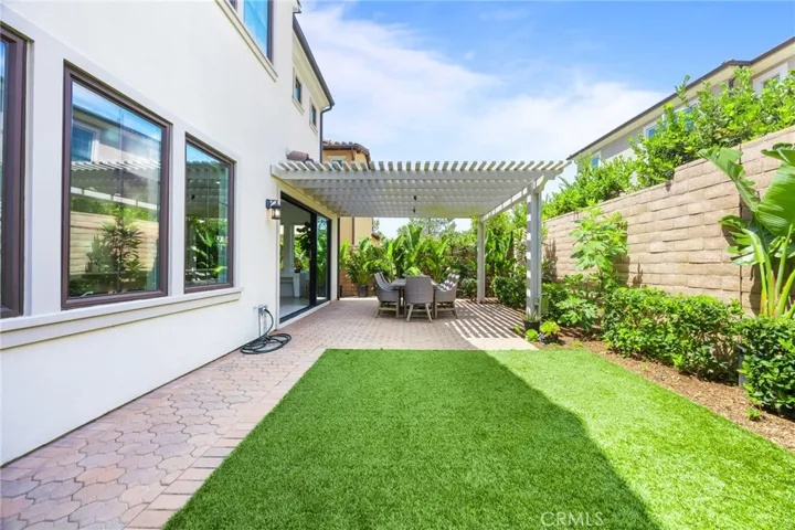 65 Glacier Valley, Irvine, California 92602