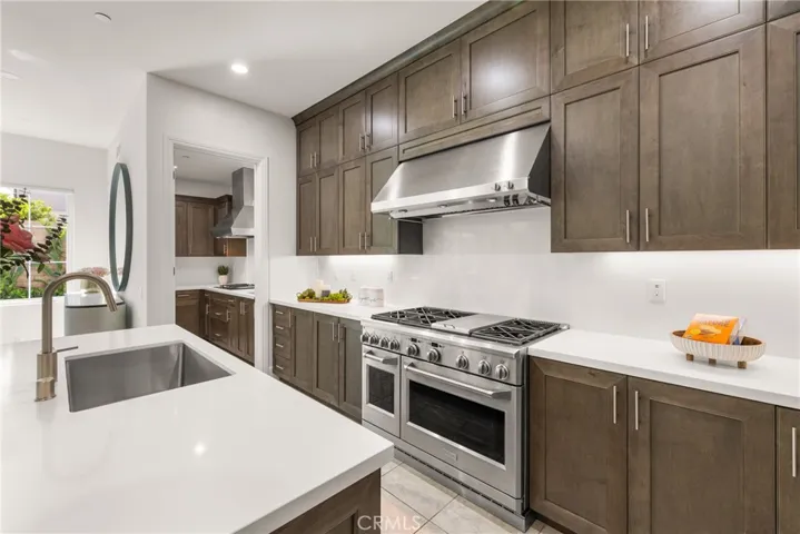 65 Glacier Valley, Irvine, California 92602
