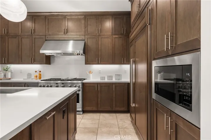 65 Glacier Valley, Irvine, California 92602