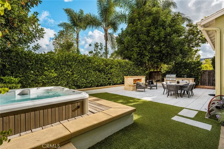 Backyard - Spa & Entertainment