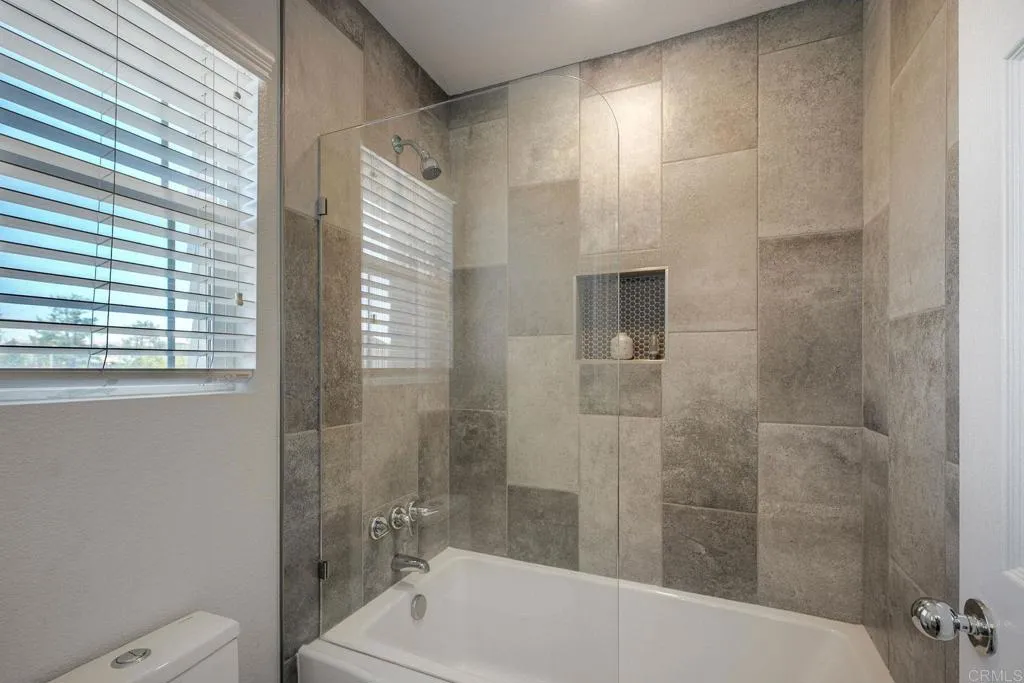 Upper Level Bath #2 w/ Shower in Separate Room