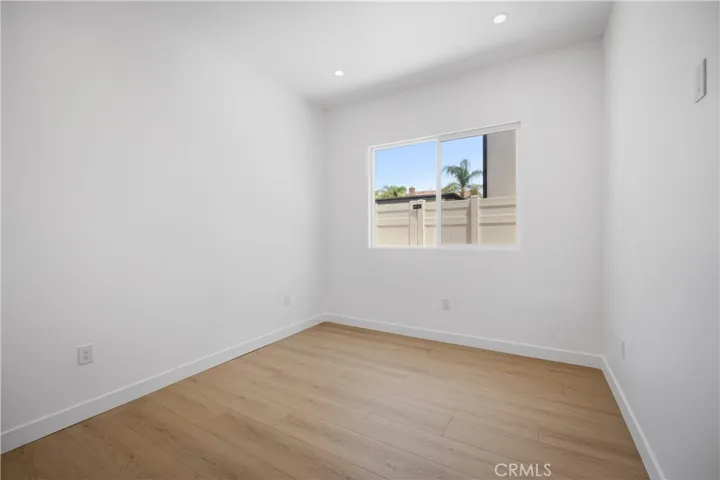 10053 Amestoy Avenue, Northridge, California 91325