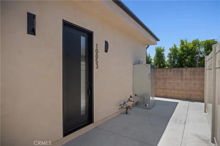 10053 Amestoy Avenue, Northridge, California 91325