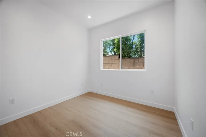 10053 Amestoy Avenue, Northridge, California 91325
