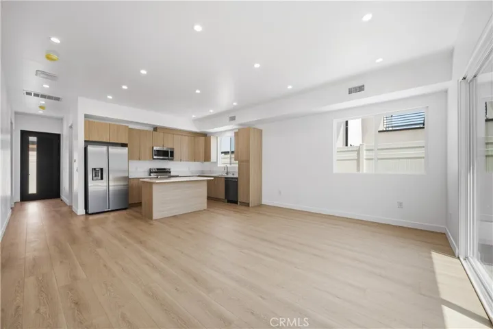 10053 Amestoy Avenue, Northridge, California 91325