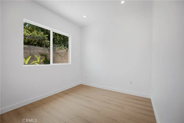 10053 Amestoy Avenue, Northridge, California 91325