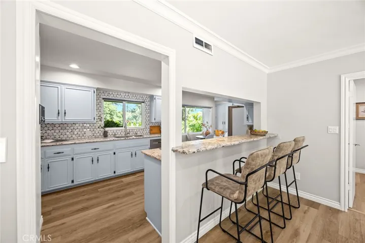 breakfast bar
