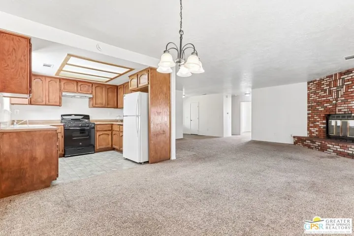 13819 Rivers Edge Road, Helendale, California 92342