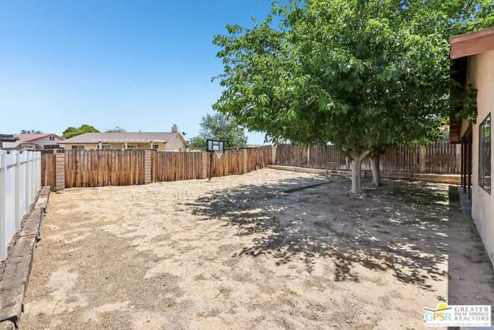 13819 Rivers Edge Road, Helendale, California 92342