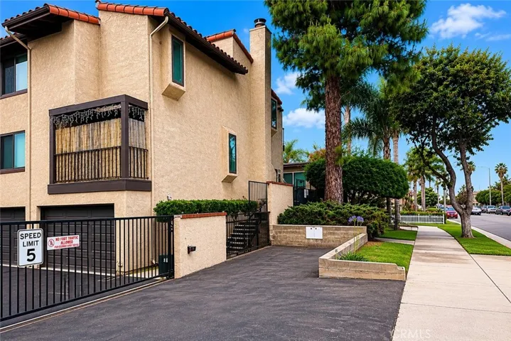 13982 Ramhurst 6, La Mirada, California 90638