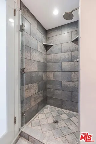 2nd Bathroom shower