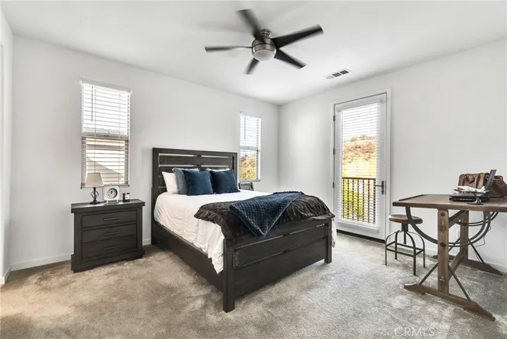 Primary suite w/ balcony