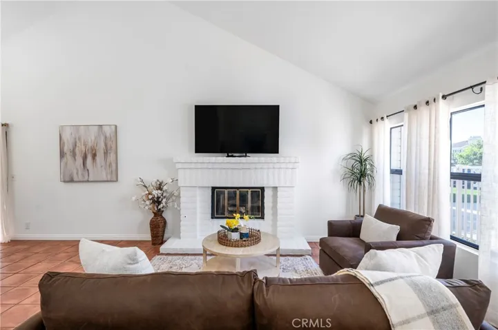 492 E Yale Loop, Irvine, California 92614