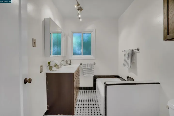 144 Roslyn Dr, Concord, California 94518