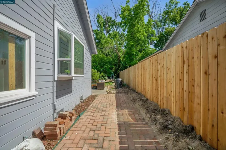 144 Roslyn Dr, Concord, California 94518