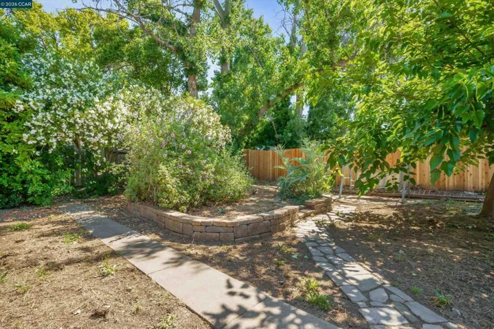 144 Roslyn Dr, Concord, California 94518