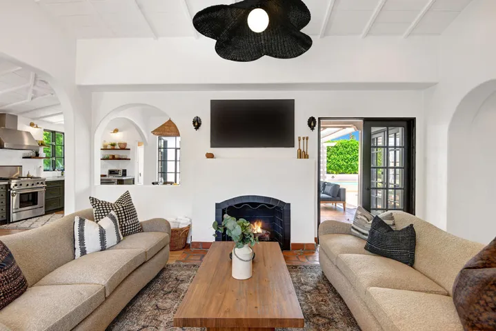 LIVING STRAIGHT TO TV AND FIREPLACE MLS