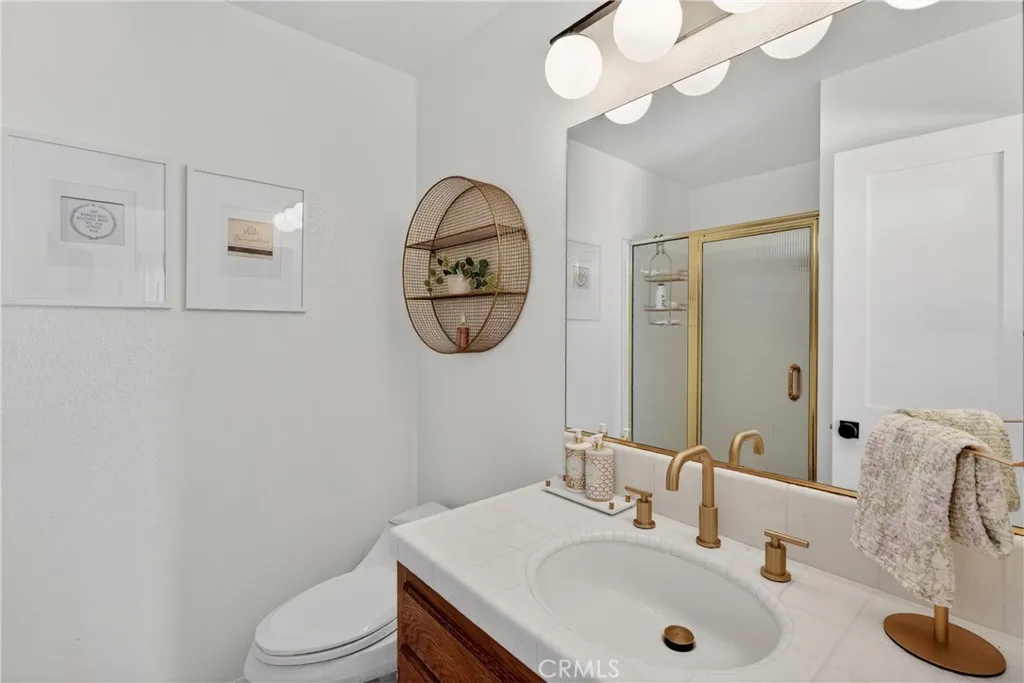 Guest suite bathroom