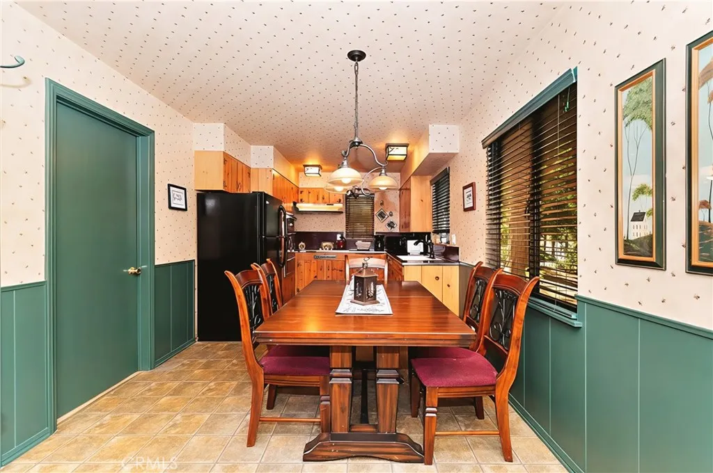 Dining Area/Kitchen