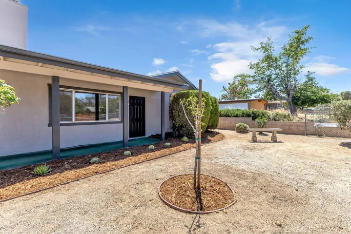 7725 Shawnee, Yucca Valley, California 92284