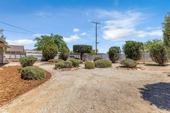 7725 Shawnee, Yucca Valley, California 92284