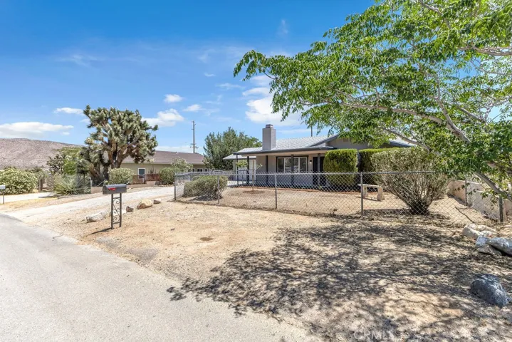 7725 Shawnee, Yucca Valley, California 92284