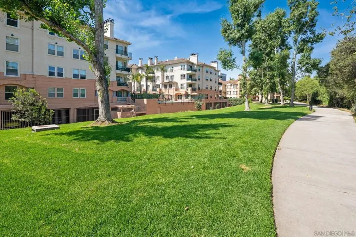 680 Camino De La Reina 2406, San Diego, California 92108