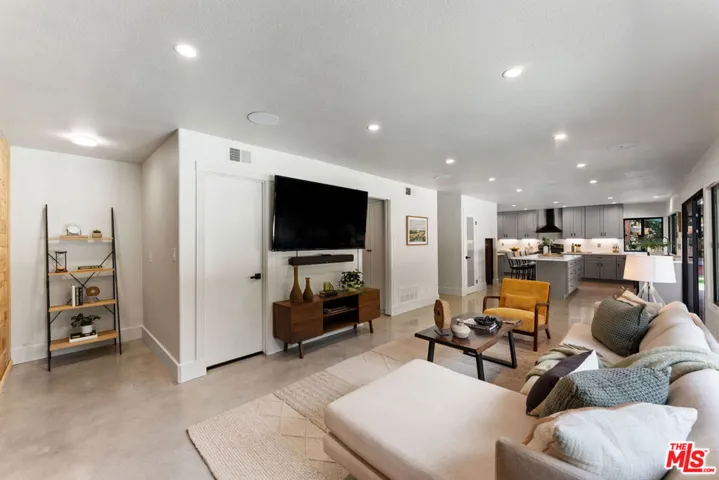 2231 Willowpark Court, Thousand Oaks, California 91362