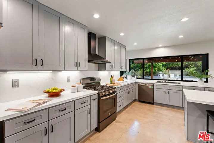 2231 Willowpark Court, Thousand Oaks, California 91362