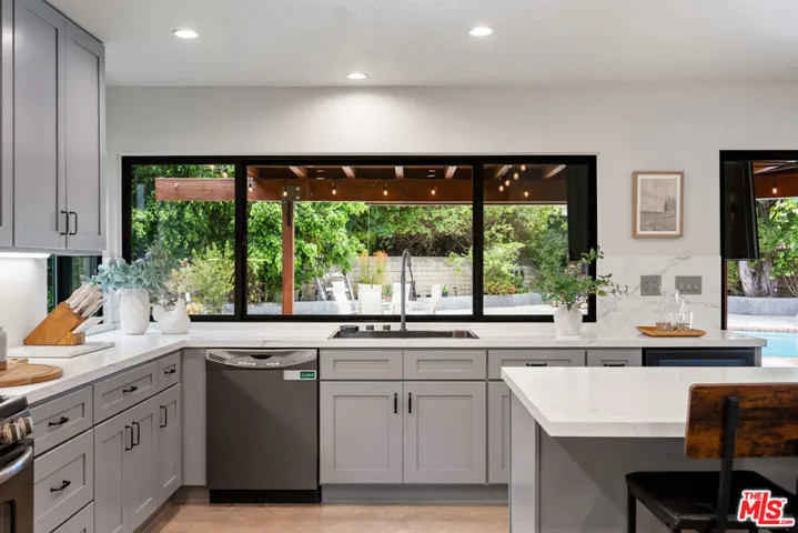 2231 Willowpark Court, Thousand Oaks, California 91362