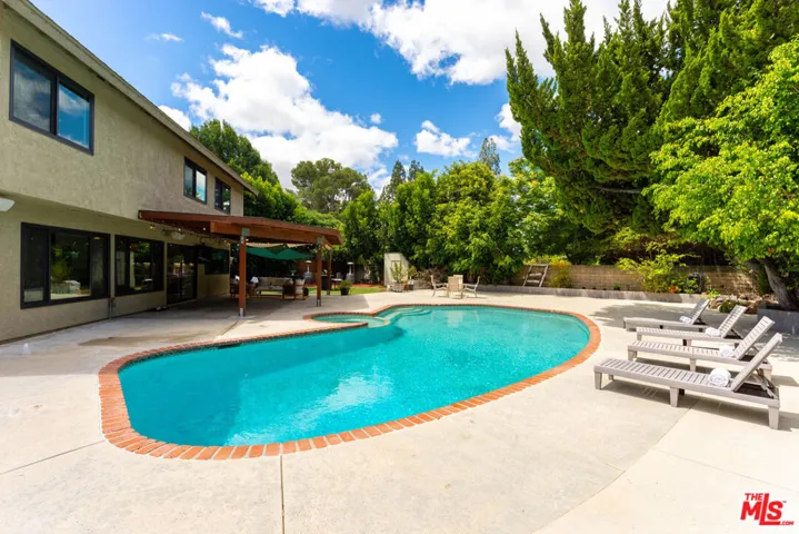 2231 Willowpark Court, Thousand Oaks, California 91362