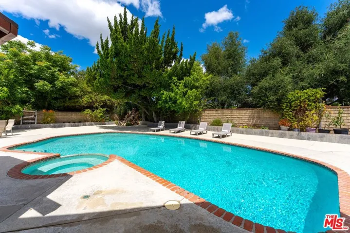 2231 Willowpark Court, Thousand Oaks, California 91362