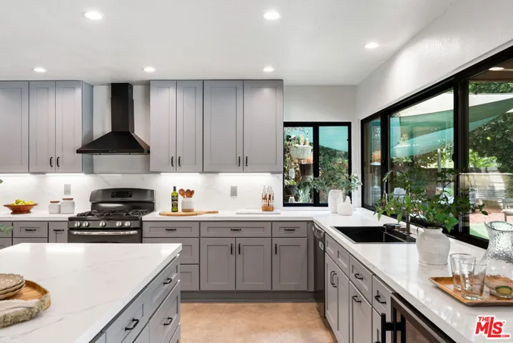 2231 Willowpark Court, Thousand Oaks, California 91362