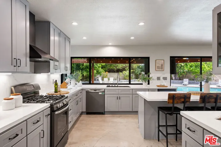 2231 Willowpark Court, Thousand Oaks, California 91362