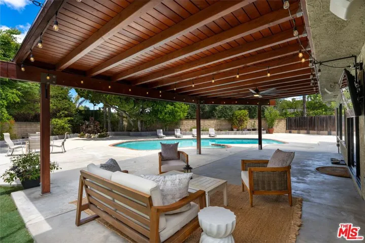 2231 Willowpark Court, Thousand Oaks, California 91362