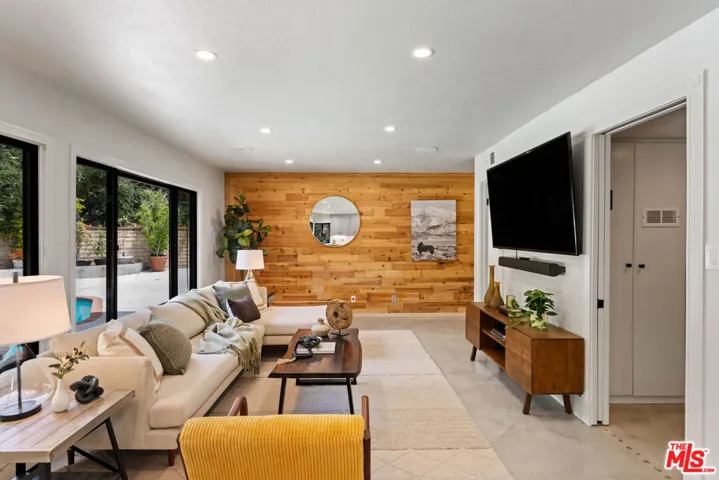 2231 Willowpark Court, Thousand Oaks, California 91362