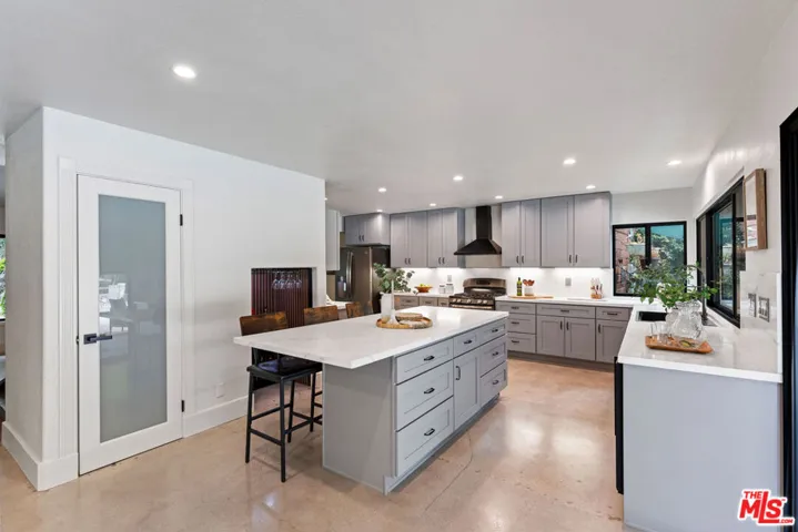 2231 Willowpark Court, Thousand Oaks, California 91362