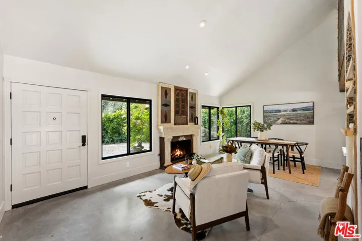 2231 Willowpark Court, Thousand Oaks, California 91362