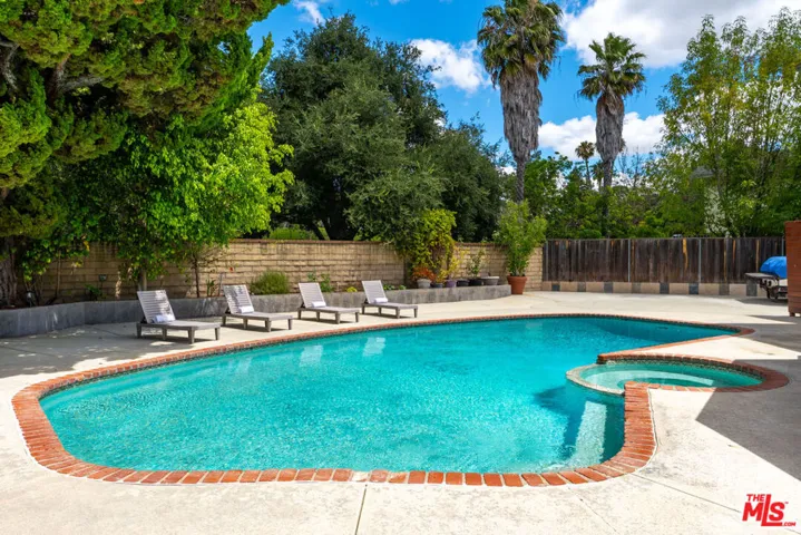 2231 Willowpark Court, Thousand Oaks, California 91362