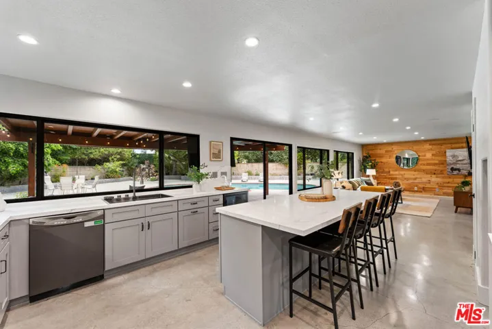 2231 Willowpark Court, Thousand Oaks, California 91362