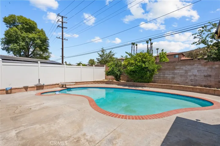 21124 Rosedell, Saugus, California 91350