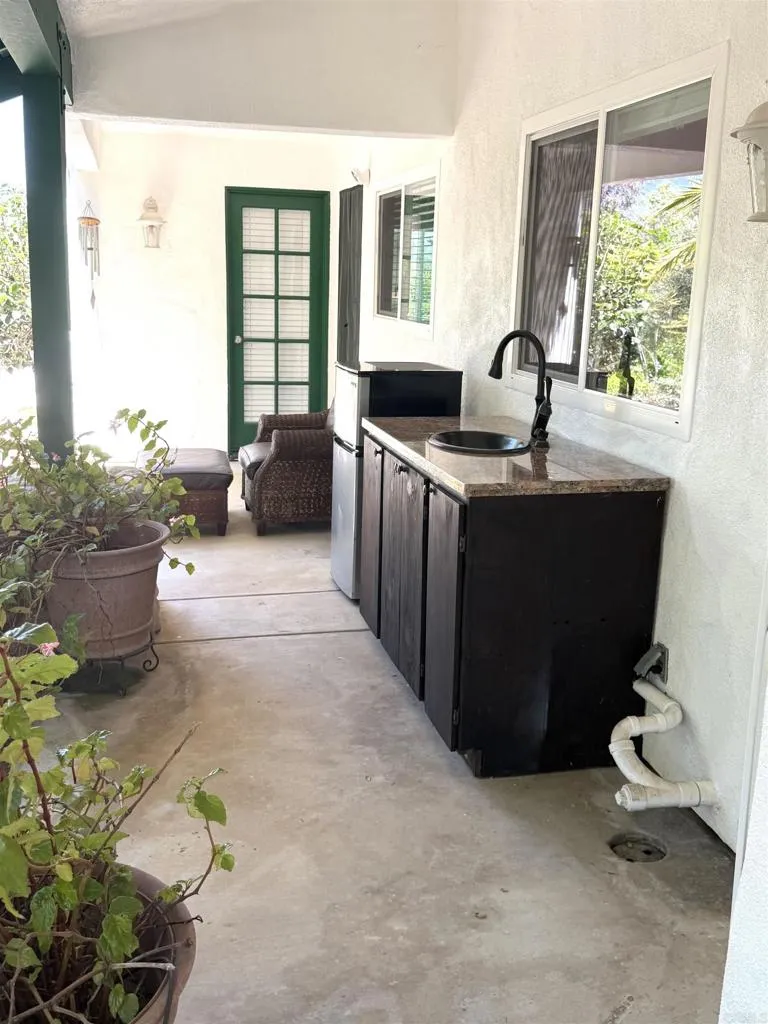 Outdoor Kitchen