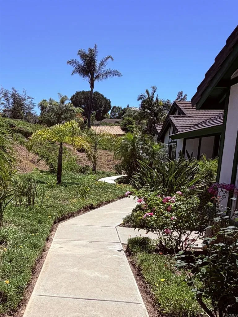 Walkway to front door from driveway