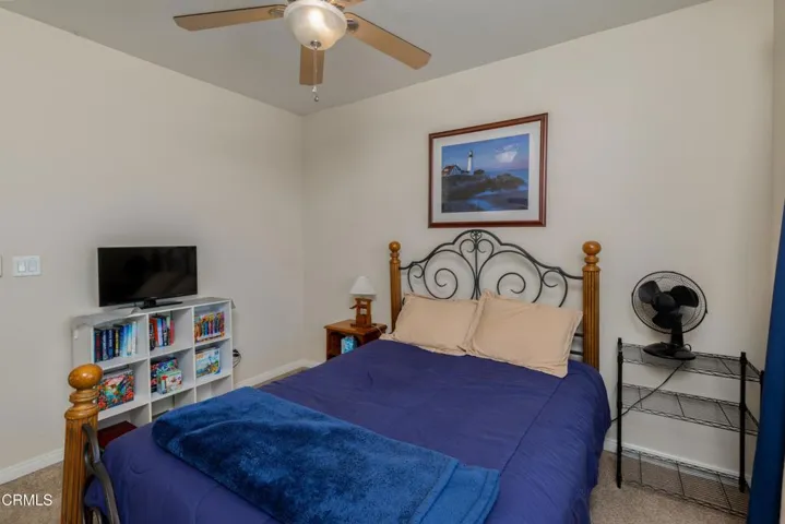 30_bedroom_1