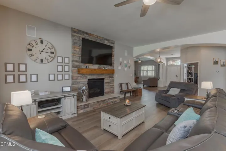 19_living_room_5