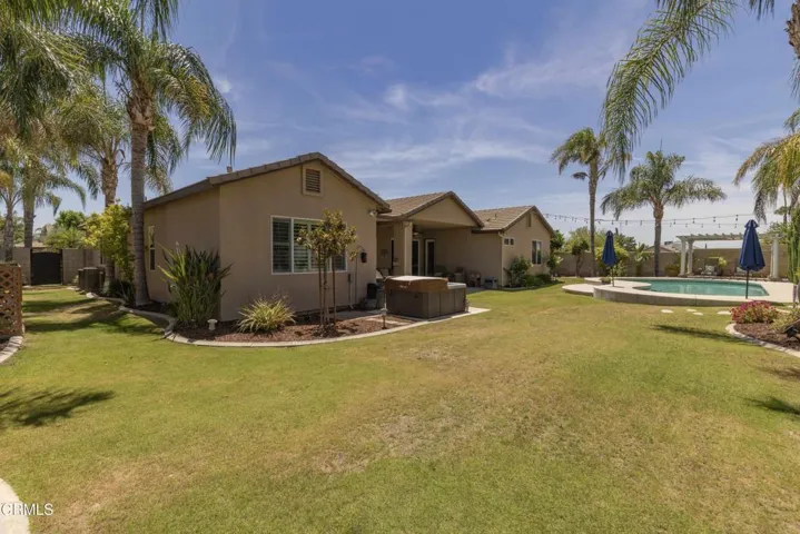 45_back_exterior_3